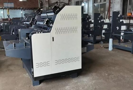 Μηχανή laminating ενισχυμένη με βάρος 3000kg για laminating φύλλα χαρτονιού με φλάουτα